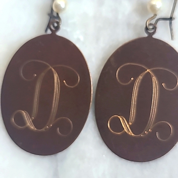 Bronze Inscribed "D" Earrings with Pearl detail - Picture 6 of 6